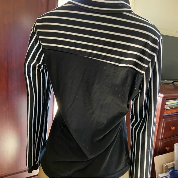 Adorable and soft knit top with striped tie and striped sleeves. Classic look. - Picture 6 of 6